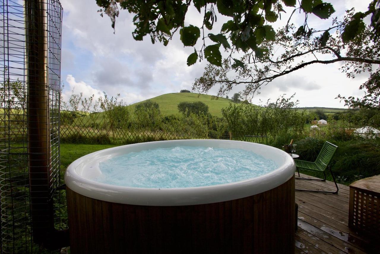 Hotel Bracken Yurt At Walnut Farm Glamping Netherbury Exterior foto
