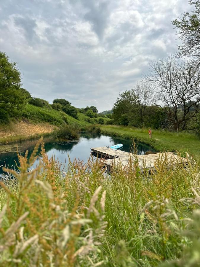 Hotel Bracken Yurt At Walnut Farm Glamping Netherbury Exterior foto